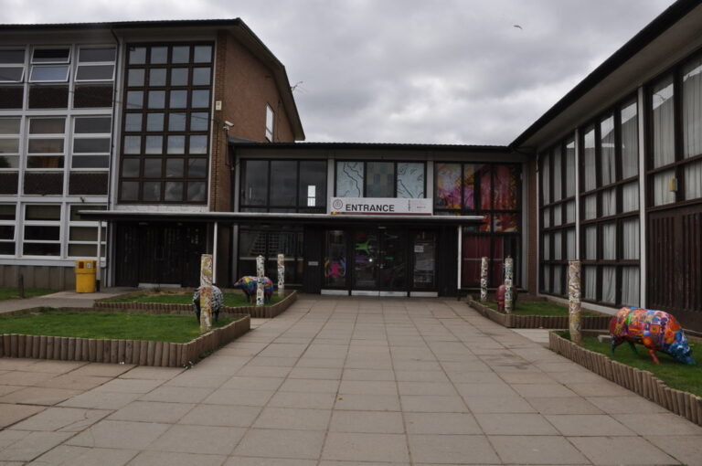 Anger grows over Tiverton school delays as council faces criticism