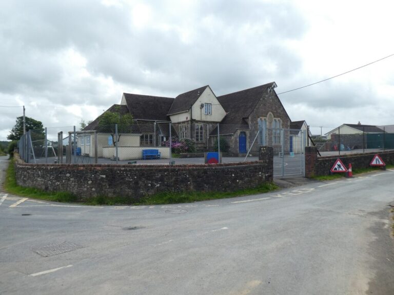 Small Devon school praised as pupils feel part of a family